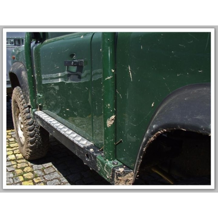 Barres latérales avec alu AFN Defender