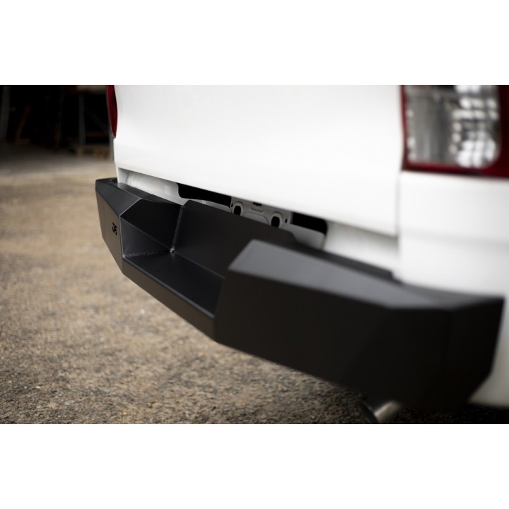 Pare-chocs arrière D6 Toyota Hilux Revo (15-)